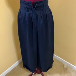 Club Prize pleated wide legged crop pants with cuffs 🔴
